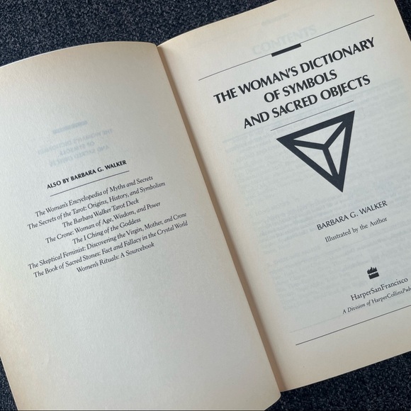 •The Woman’s Dictionary of Symbols and Sacred Objects by Barbara Walker• - Picture 2 of 8